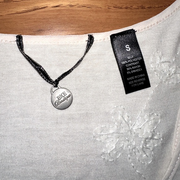 Buckle BKE Cream Sequin Beaded Tank Top Size S - Picture 4 of 7